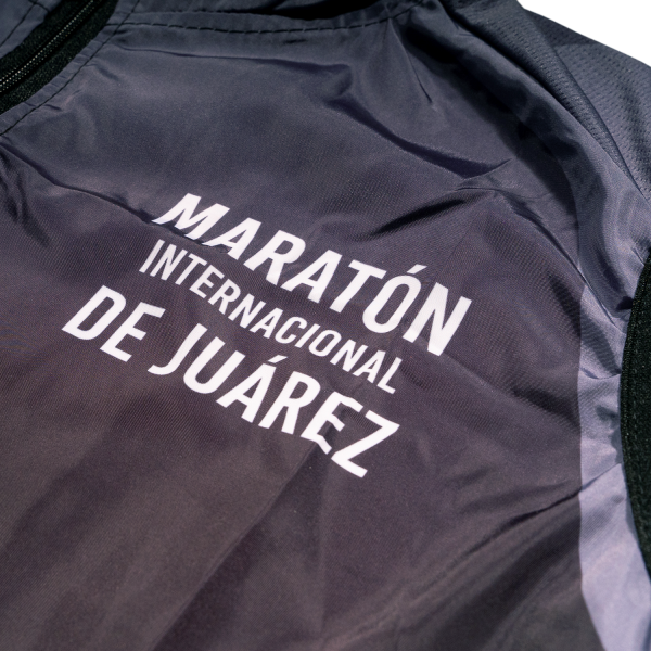 Chaleco negro y gris