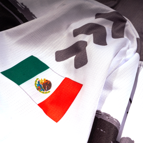 Playera Manga Larga Blanco y negro para caballero