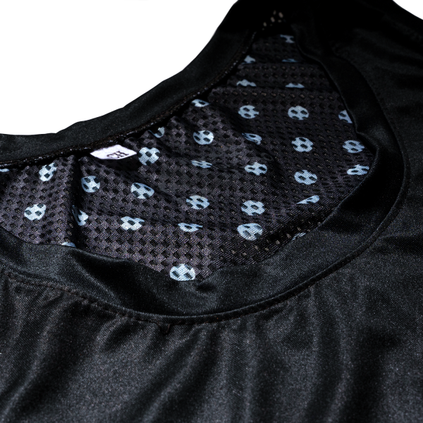 Playera de tirantes para caballero color negra con puntos blancos