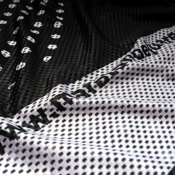 Playera de tirantes para caballero color negra con puntos blancos