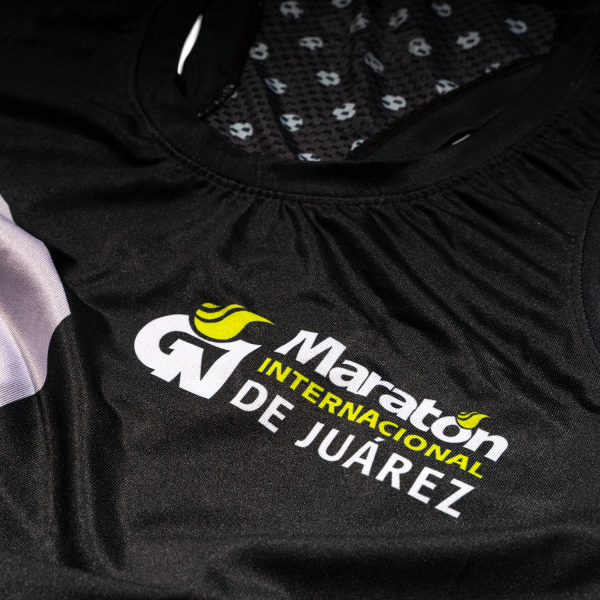 Playera de tirantes para dama, color negro con puntos blancos