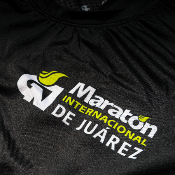 Playera de tirantes para dama, color negro con puntos blancos