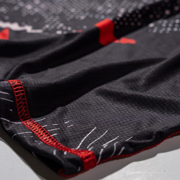 Tirantera para dama en color negro con rojo