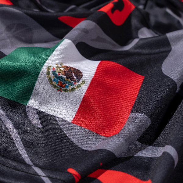 Playera negra con gris y rojo unisex